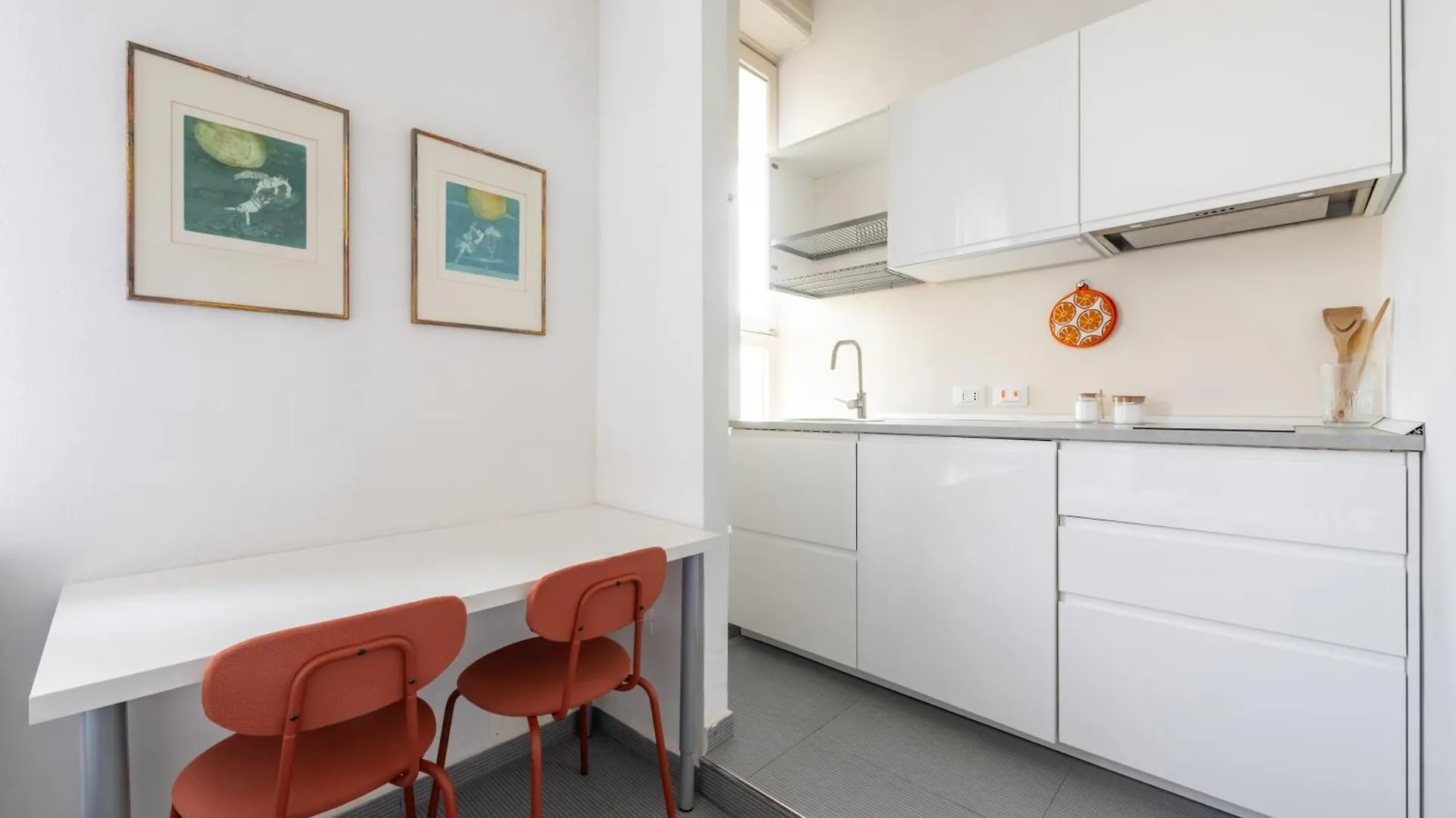 Tiny House In Sant' Ambrogio Apartment Milan