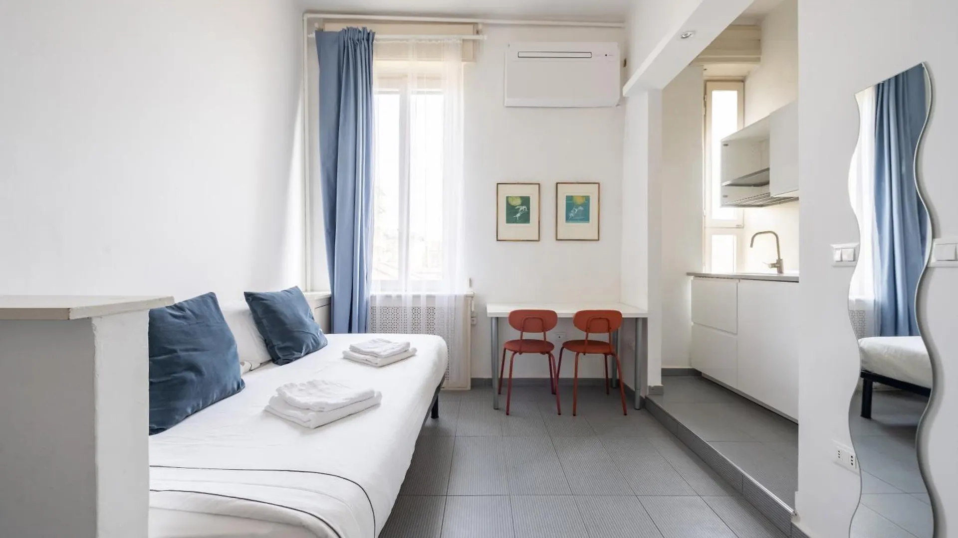 Tiny House In Sant' Ambrogio Apartment Milan